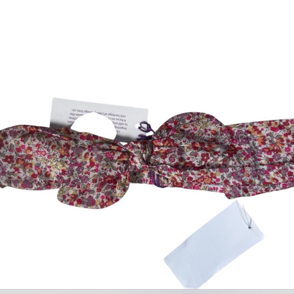 Edgehill Collection Cream Socks with Floral Ruffle - Picture 5 of 6